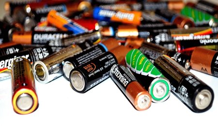 美國(guó)科學(xué)家研發(fā)用于高壓鈉離子電池的低溶劑電解質(zhì)